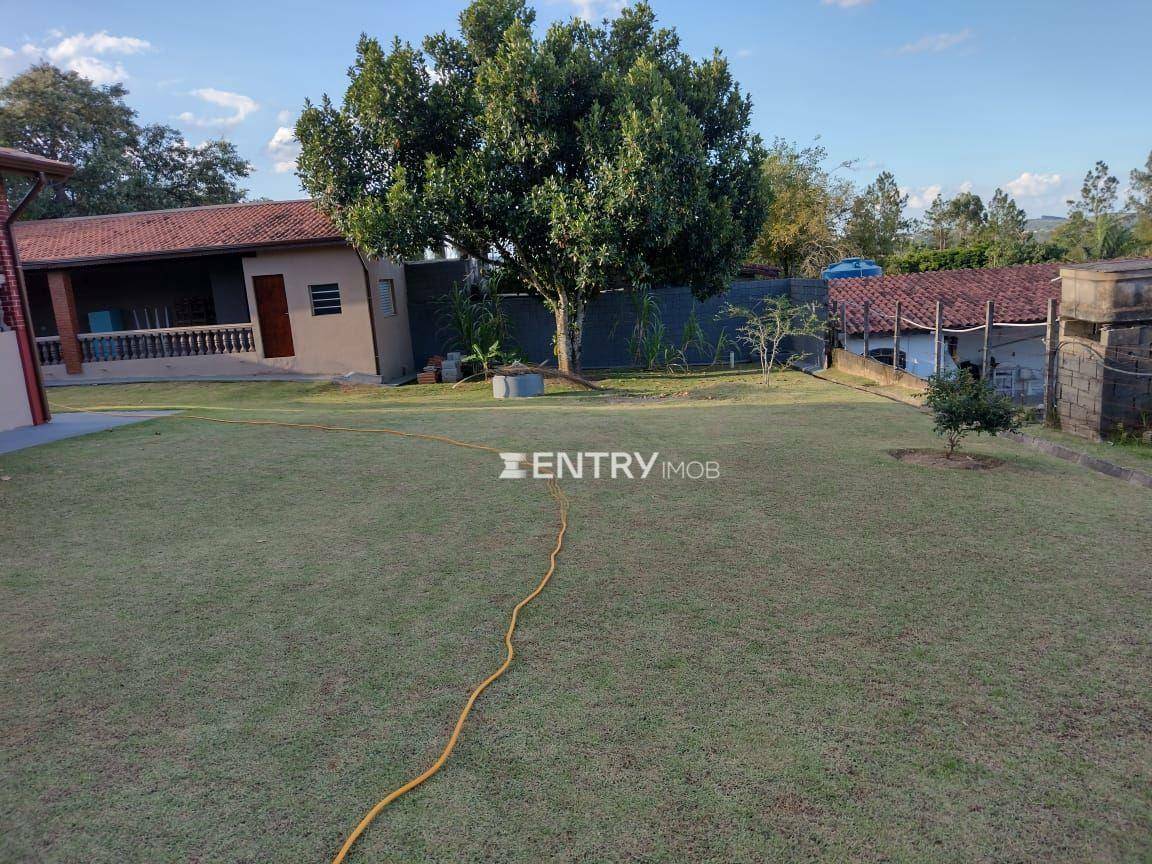 Chácara à venda com 3 quartos, 250m² - Foto 2