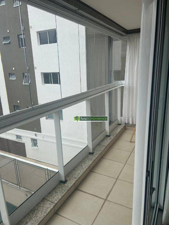 Apartamento à venda com 3 quartos, 142m² - Foto 3