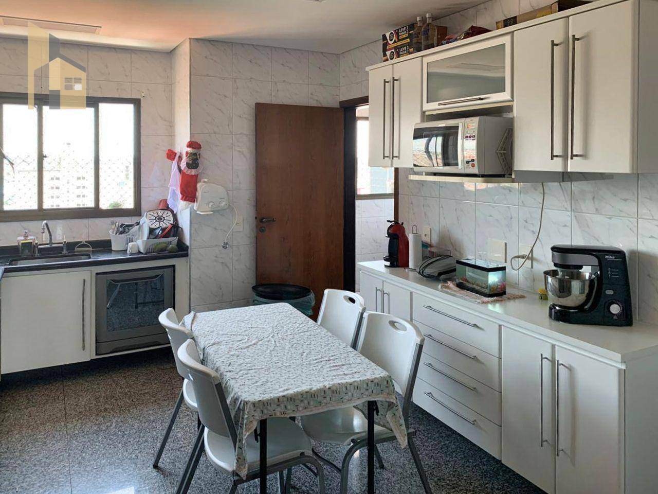 Apartamento à venda com 3 quartos, 145m² - Foto 18