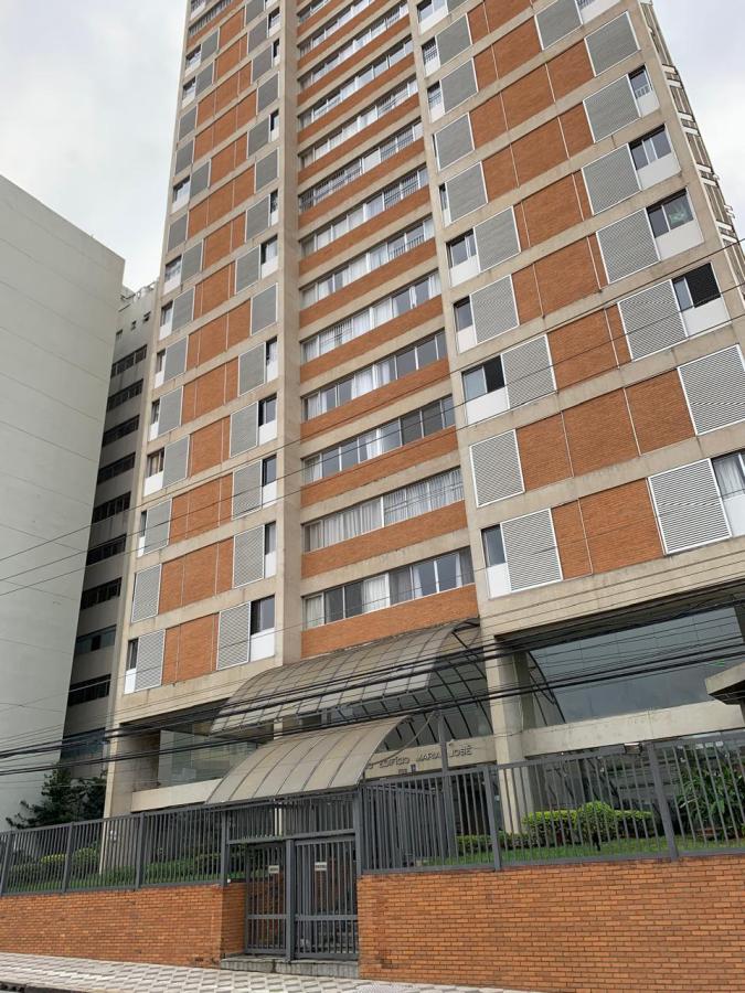 Apartamento para alugar com 3 quartos, 145m² - Foto 2