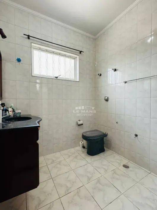 Casa à venda e aluguel com 3 quartos, 173m² - Foto 11