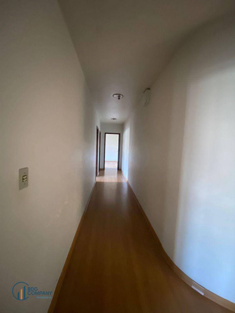 Apartamento para alugar com 4 quartos, 305m² - Foto 8