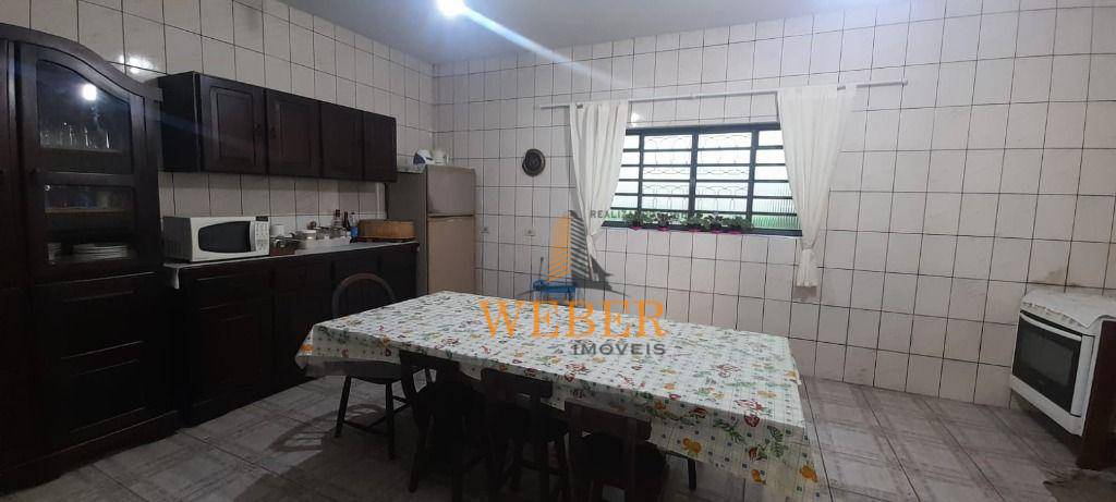 Chácara à venda com 2 quartos, 200m² - Foto 17