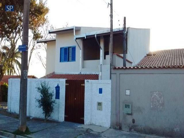 Casa à venda com 5 quartos, 250m² - Foto 2