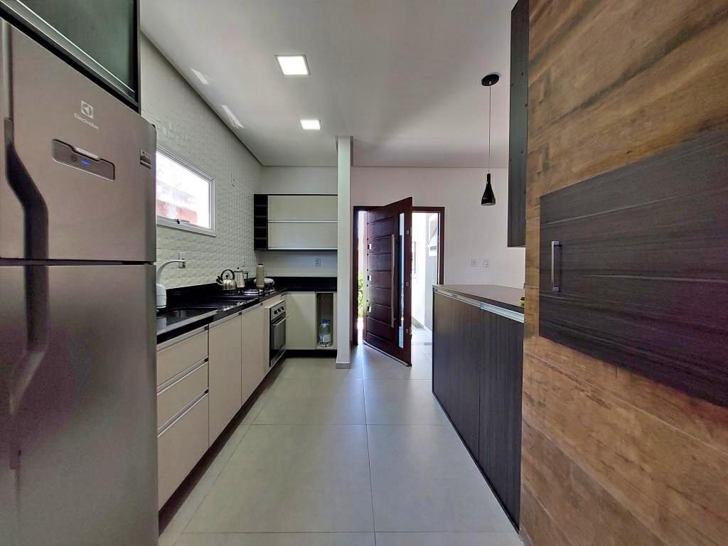 Casa à venda com 2 quartos, 133m² - Foto 13