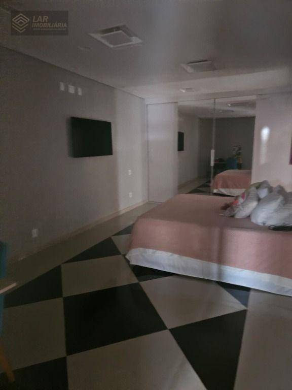 Casa de Condomínio para alugar com 4 quartos, 500m² - Foto 24