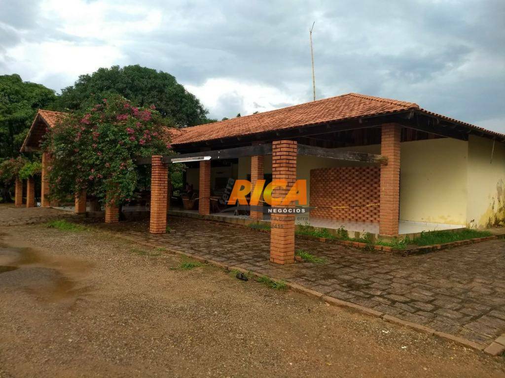 Chácara à venda com 1 quarto, 600m² - Foto 2