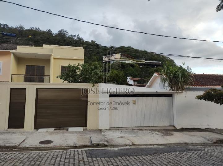 Casa à venda com 4 quartos, 180m² - Foto 4