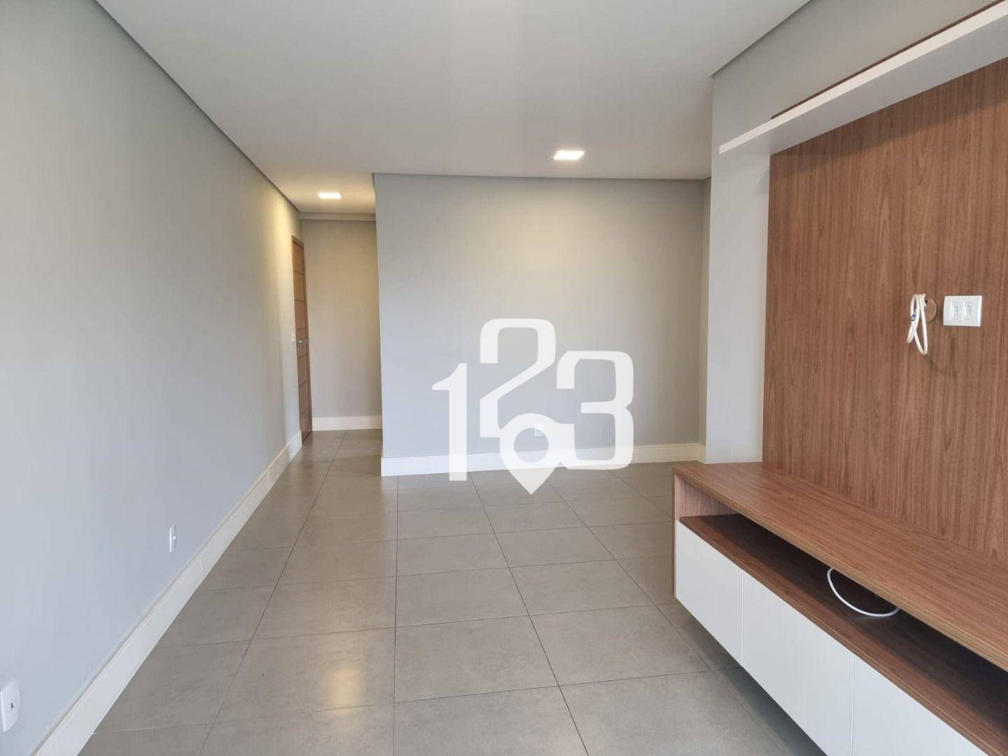 Apartamento para alugar com 3 quartos, 84m² - Foto 3