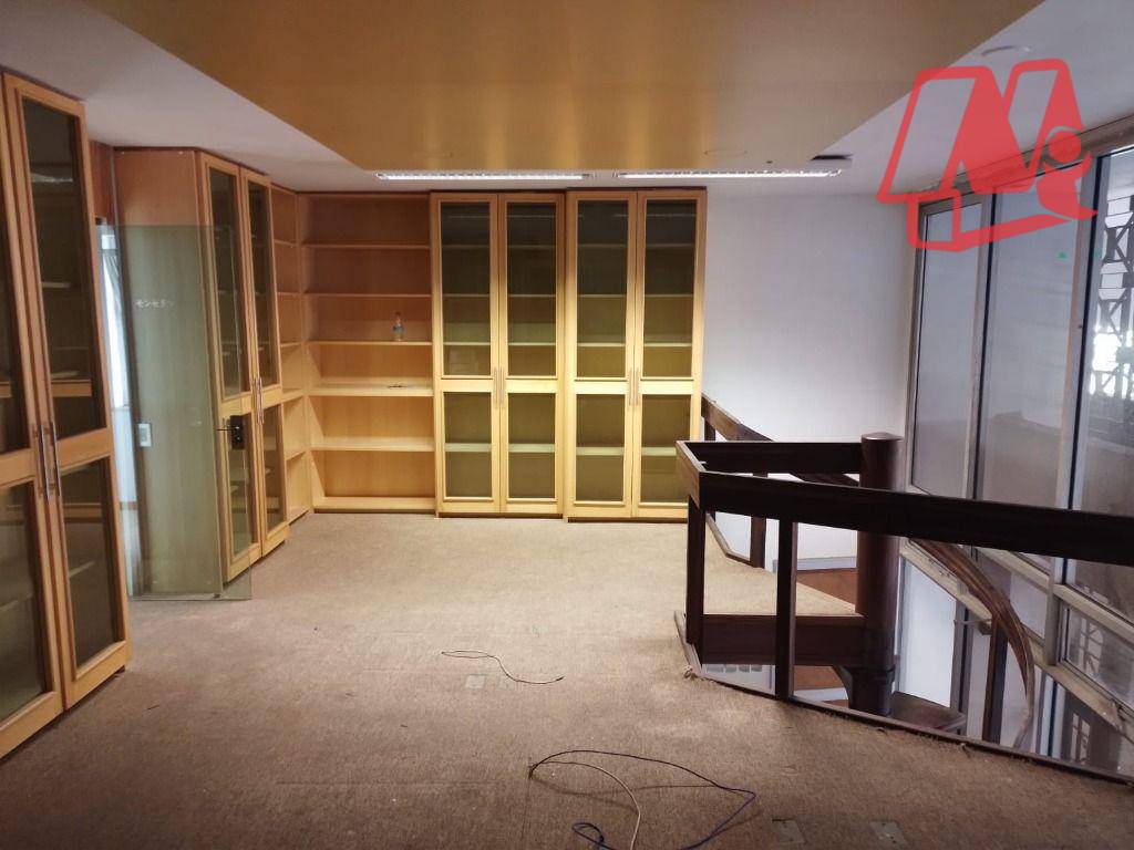 Casa à venda e aluguel com 3 quartos, 371m² - Foto 9