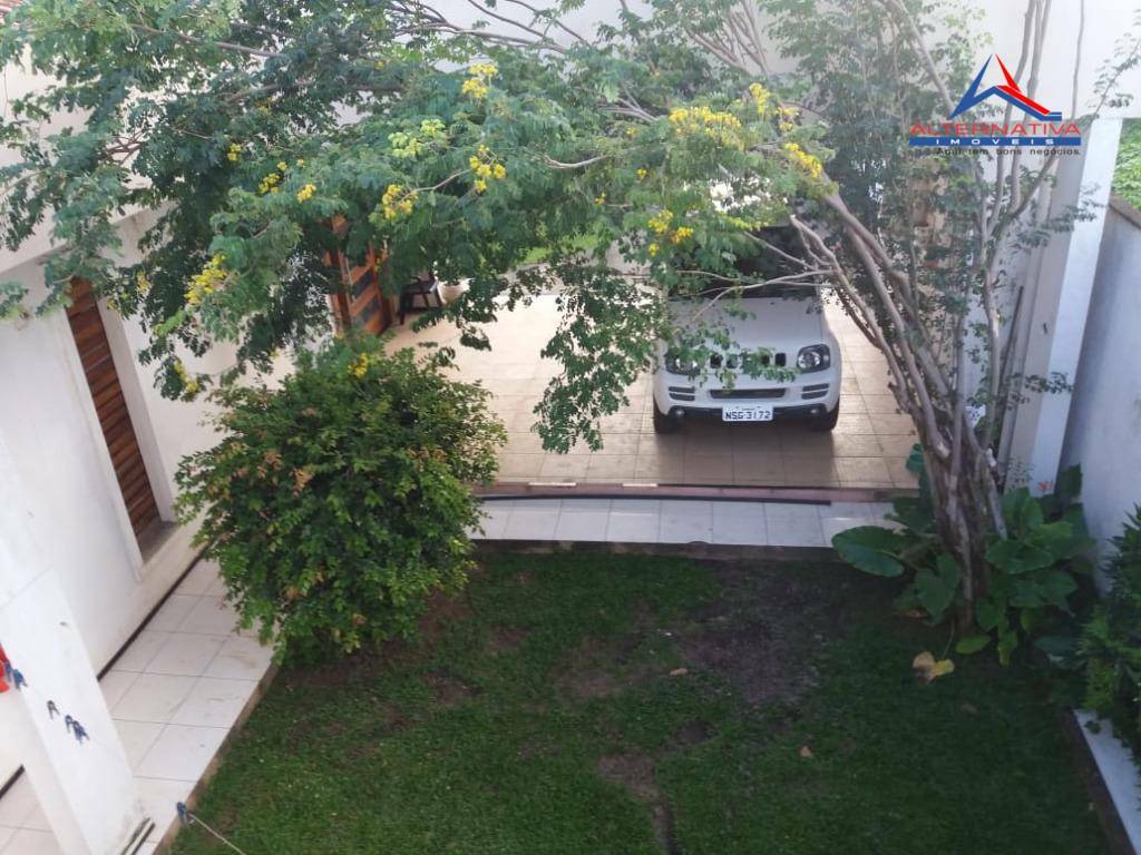 Casa à venda com 3 quartos, 300m² - Foto 4