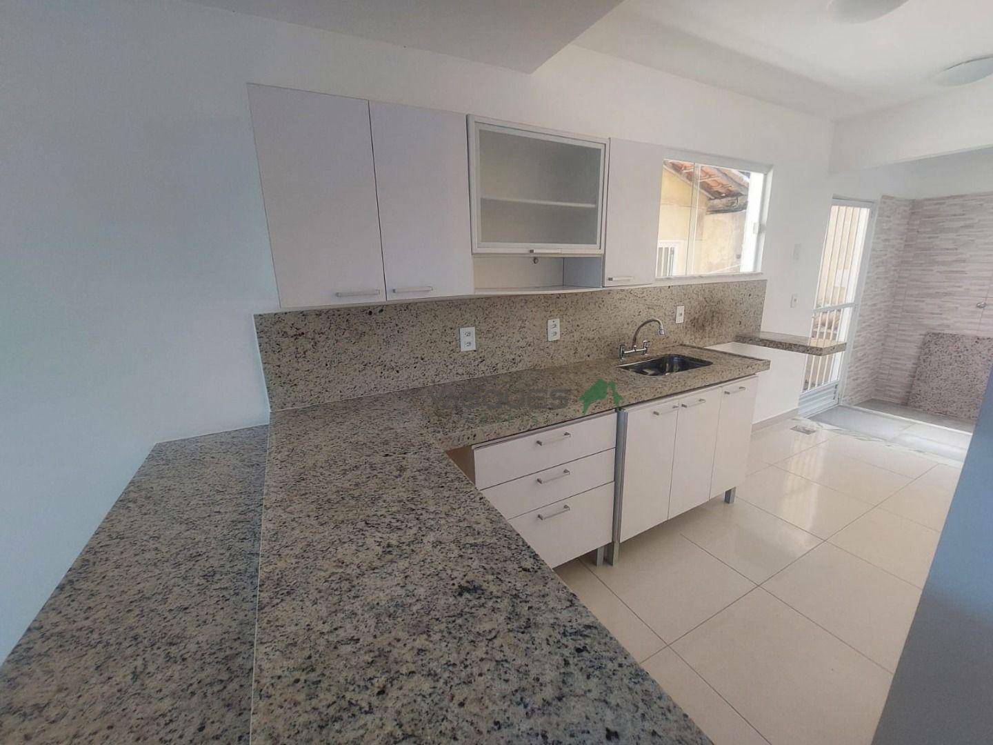 Casa para alugar com 2 quartos, 100m² - Foto 13