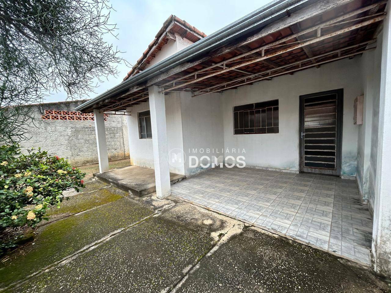 Casa à venda com 2 quartos, 72m² - Foto 1