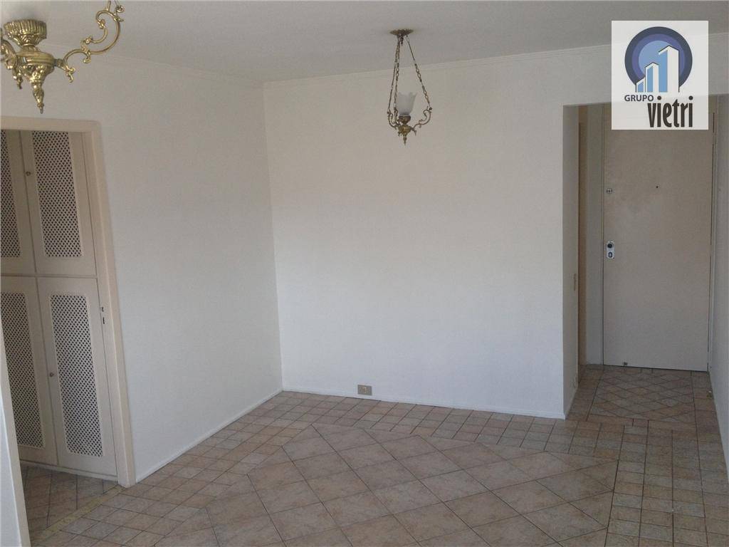 Apartamento à venda com 3 quartos, 75m² - Foto 2