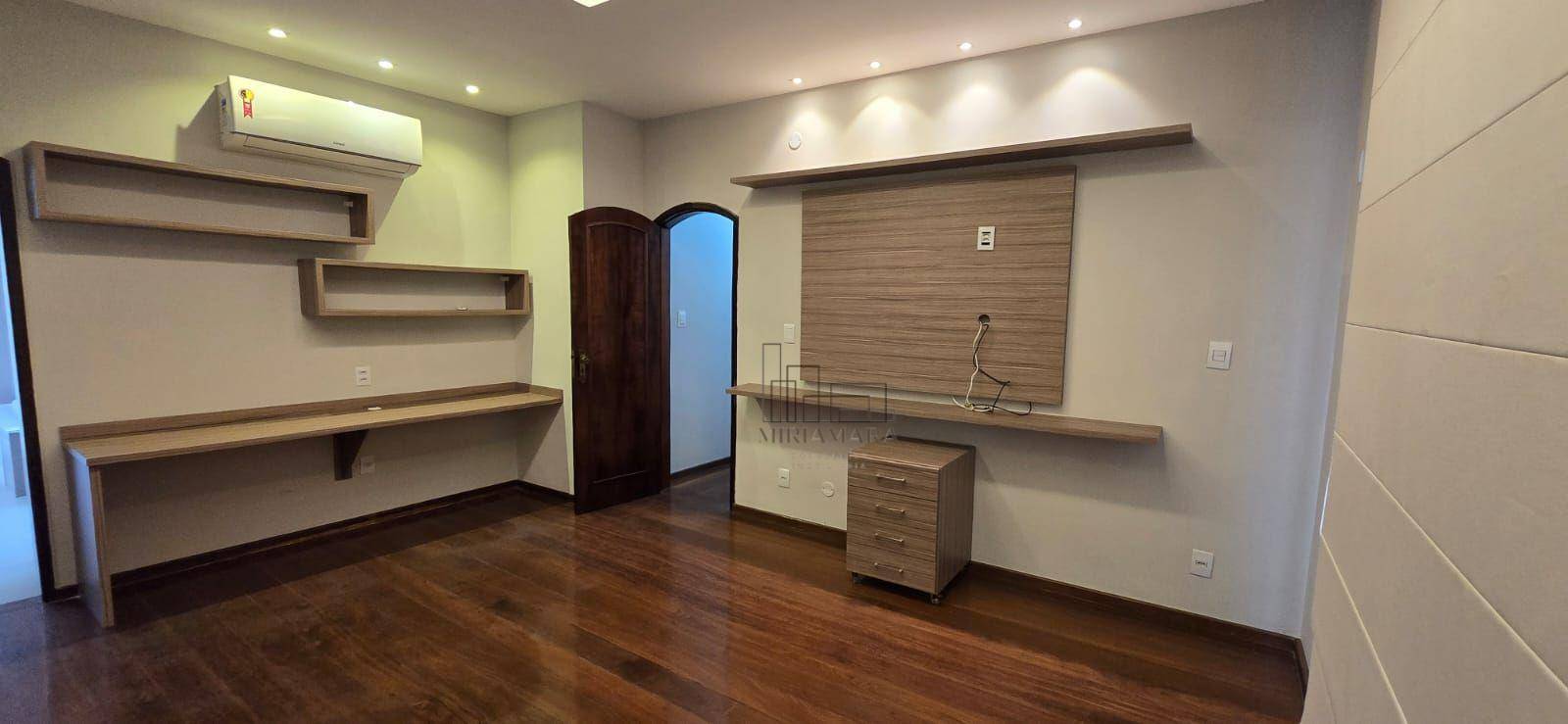 Casa à venda com 3 quartos, 360m² - Foto 7