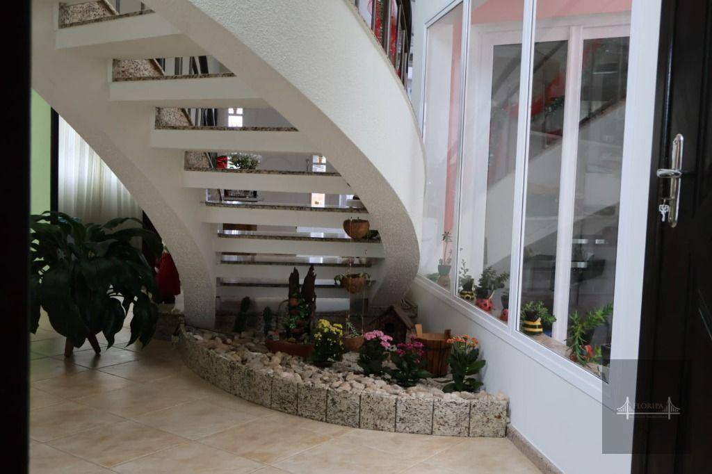 Casa à venda com 4 quartos, 282m² - Foto 8