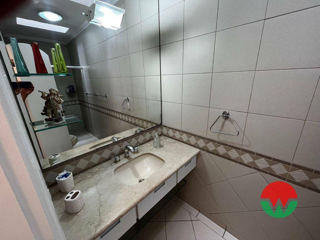 Casa de Condomínio para alugar com 5 quartos, 700m² - Foto 7