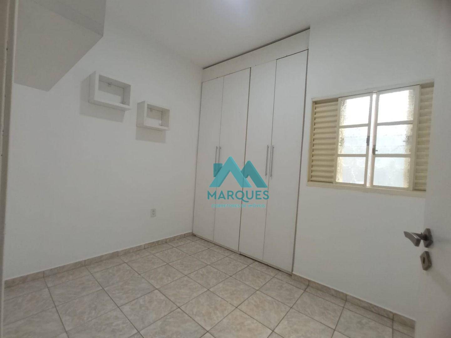 Casa à venda com 3 quartos, 110m² - Foto 11