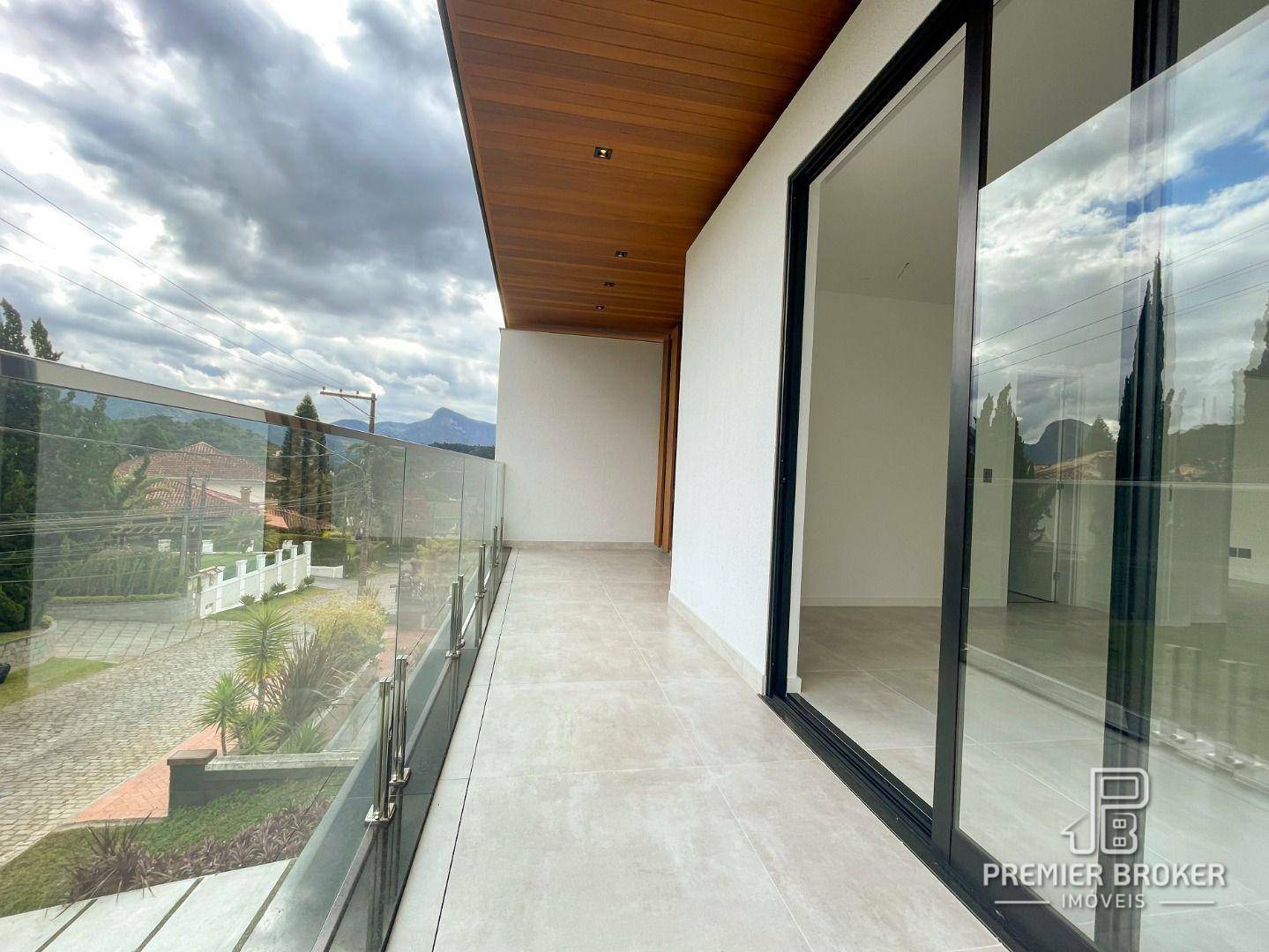 Casa de Condomínio à venda com 4 quartos, 330m² - Foto 31