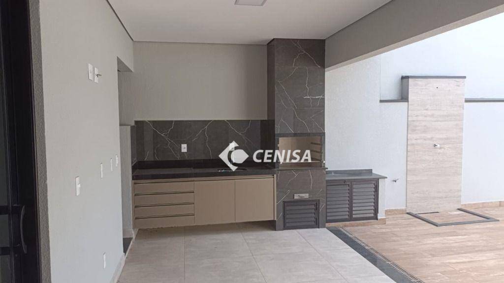 Casa de Condomínio à venda com 3 quartos, 215m² - Foto 2