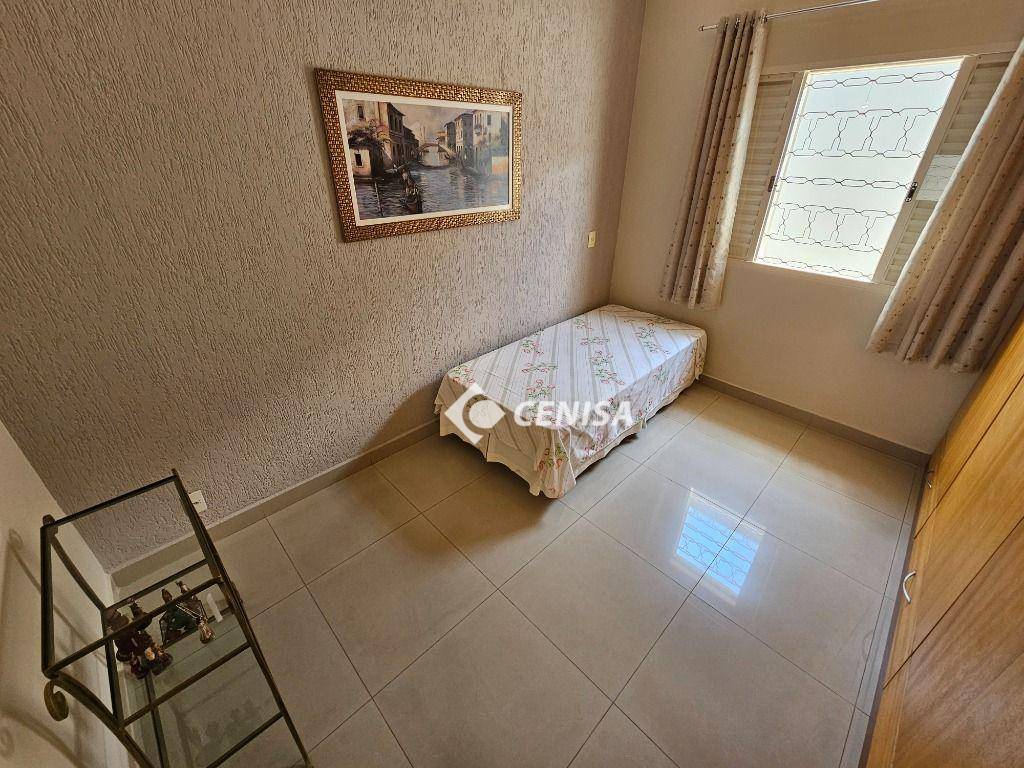 Casa à venda com 3 quartos, 236m² - Foto 27