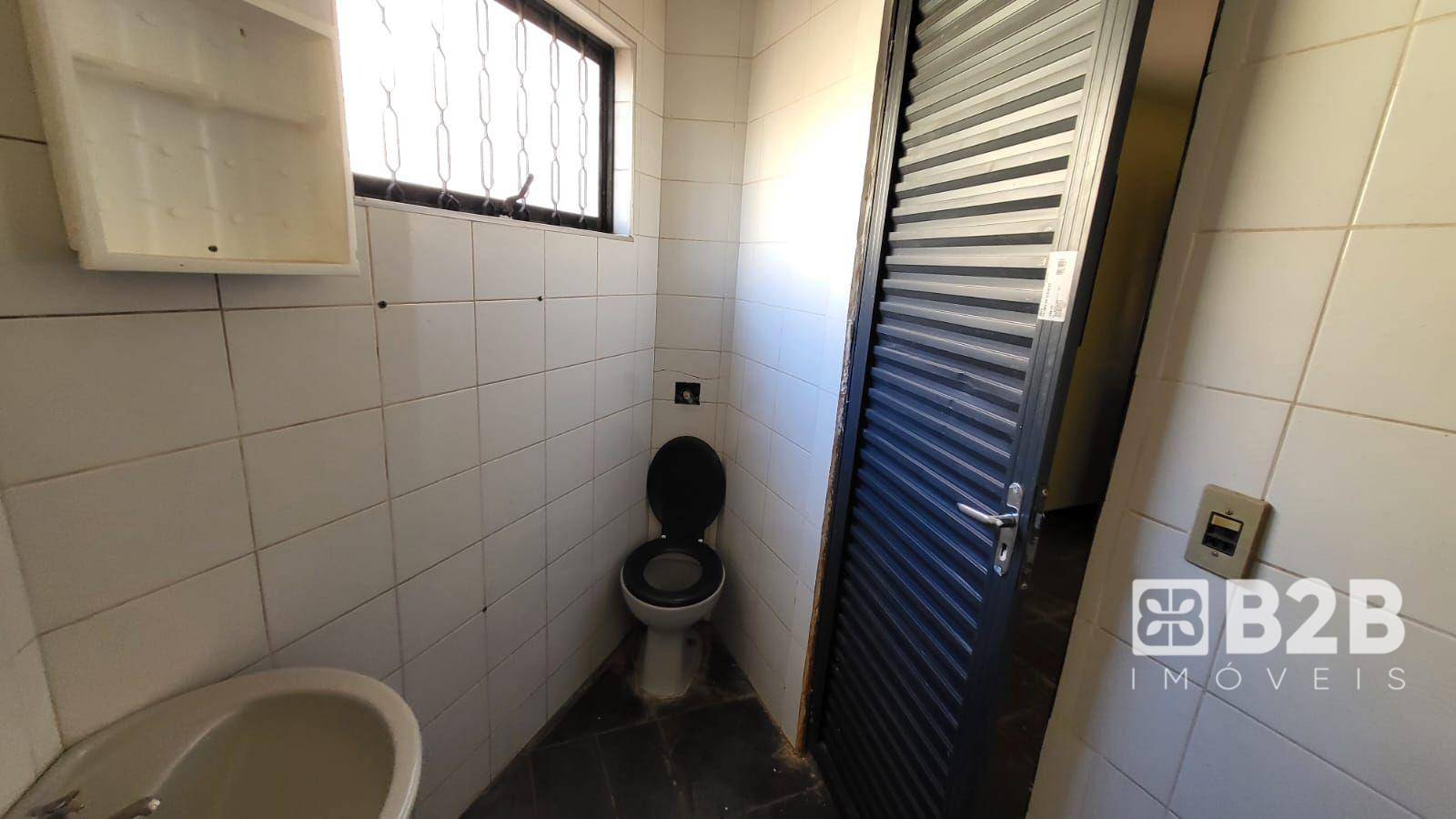 Casa para alugar com 6 quartos, 416m² - Foto 32