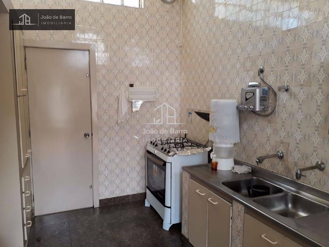 Casa à venda com 4 quartos, 280m² - Foto 4