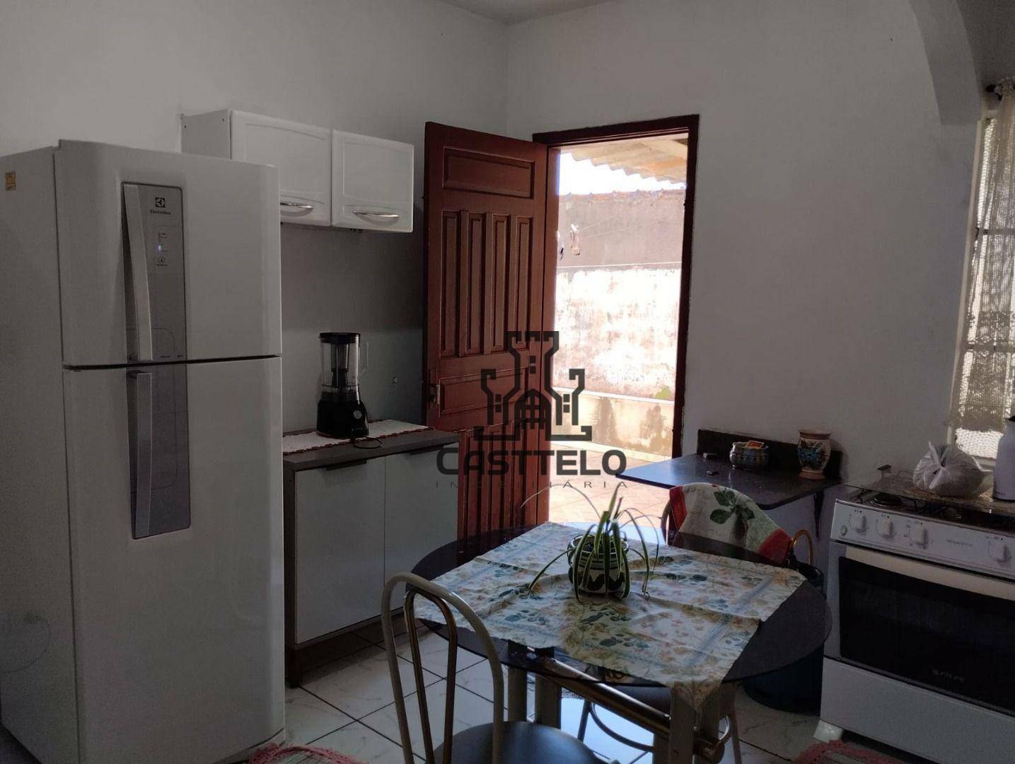 Casa à venda com 2 quartos, 90m² - Foto 6