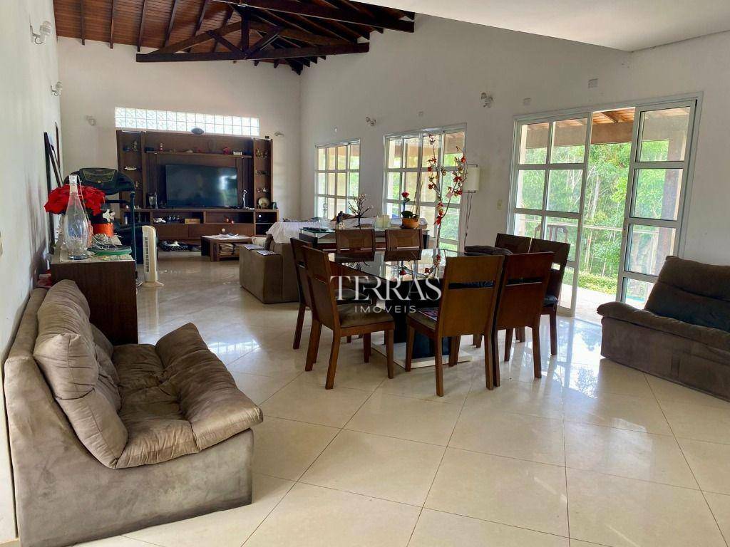 Casa à venda e aluguel com 5 quartos, 800m² - Foto 1