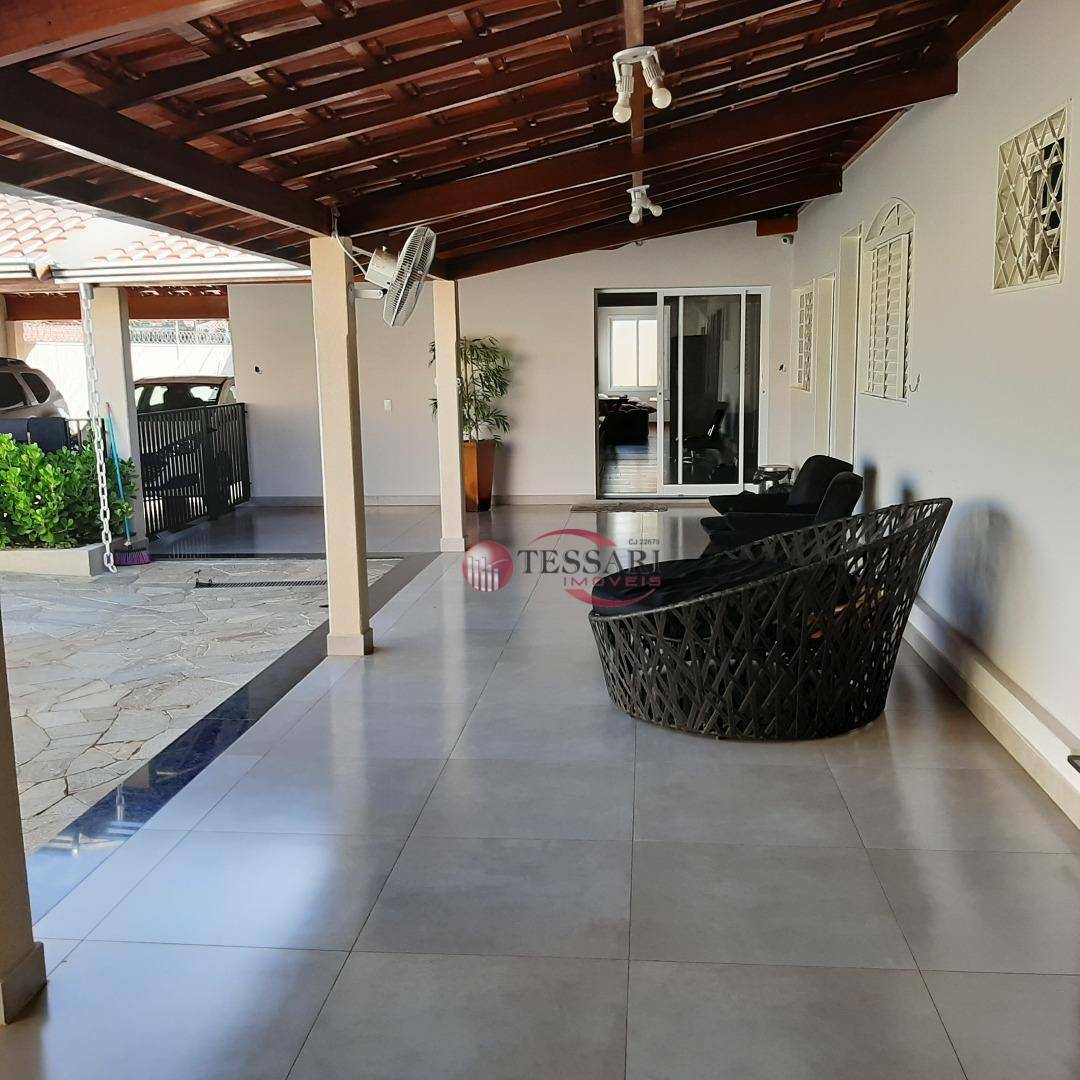 Casa à venda com 3 quartos, 330m² - Foto 20