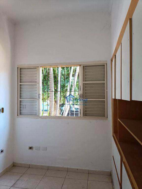 Casa para alugar com 3 quartos, 180m² - Foto 8