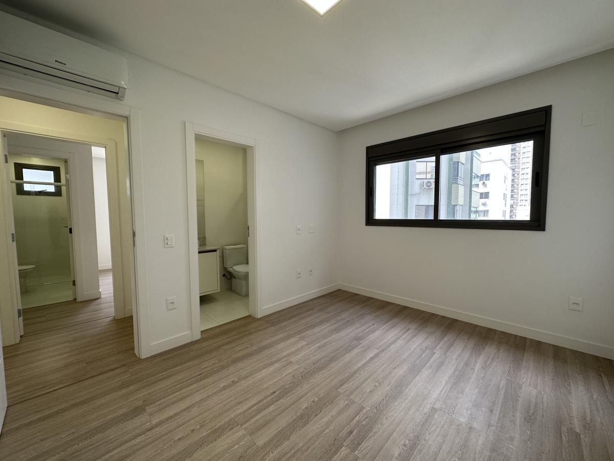 Apartamento à venda com 4 quartos, 165m² - Foto 15