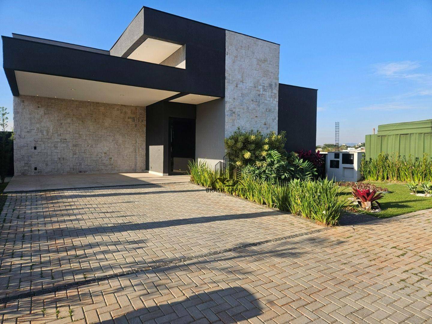 Casa de Condomínio à venda e aluguel com 3 quartos, 250m² - Foto 21