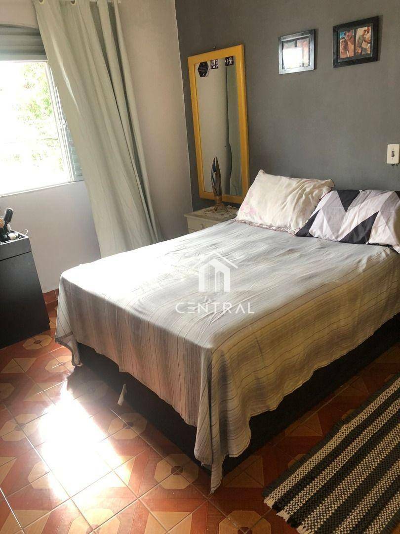 Sobrado à venda com 2 quartos, 300m² - Foto 3