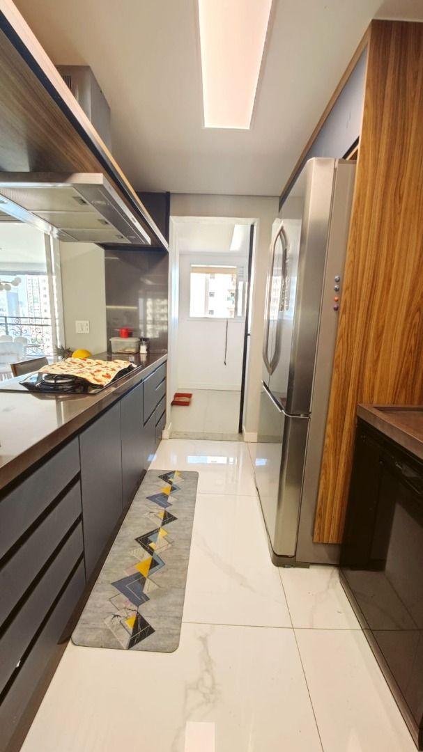 Apartamento à venda e aluguel com 3 quartos, 145m² - Foto 10