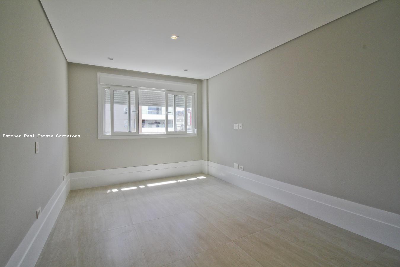 Apartamento à venda com 3 quartos, 250m² - Foto 32