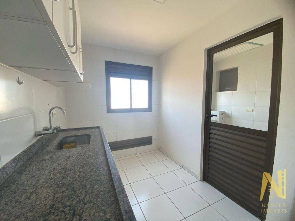 Apartamento para alugar com 3 quartos, 87m² - Foto 11