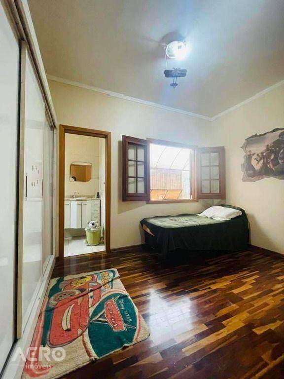 Casa à venda com 4 quartos, 278m² - Foto 5