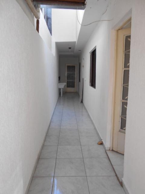 Casa à venda com 2 quartos, 60m² - Foto 2