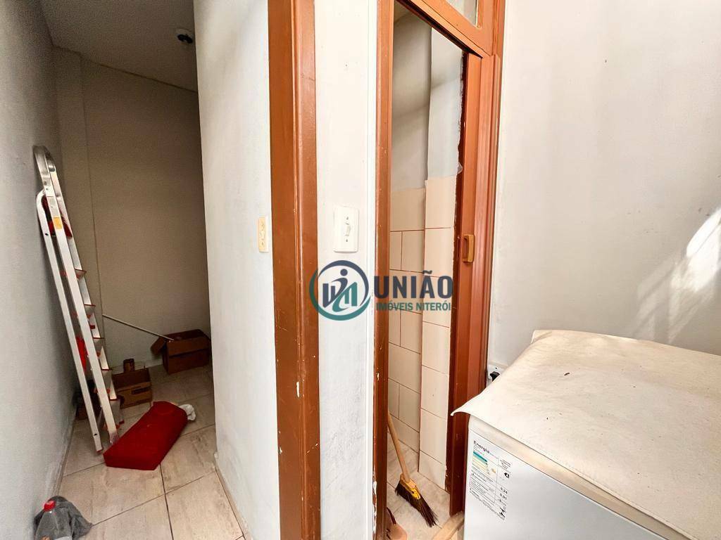 Apartamento à venda com 2 quartos, 70m² - Foto 18