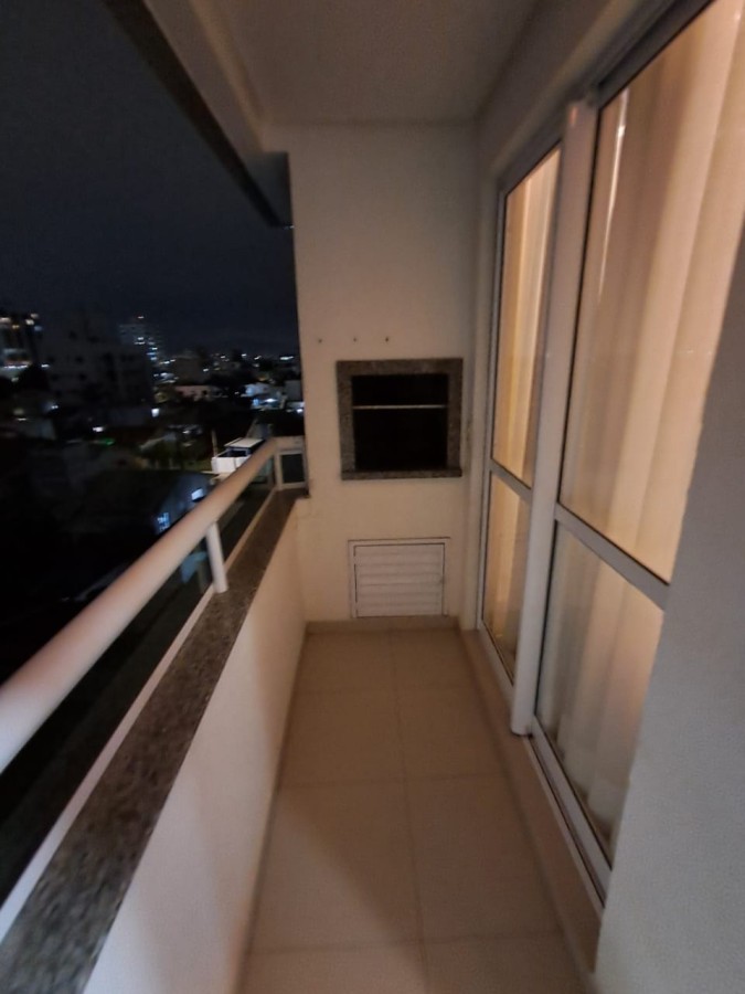 Apartamento para alugar com 2 quartos, 65m² - Foto 11