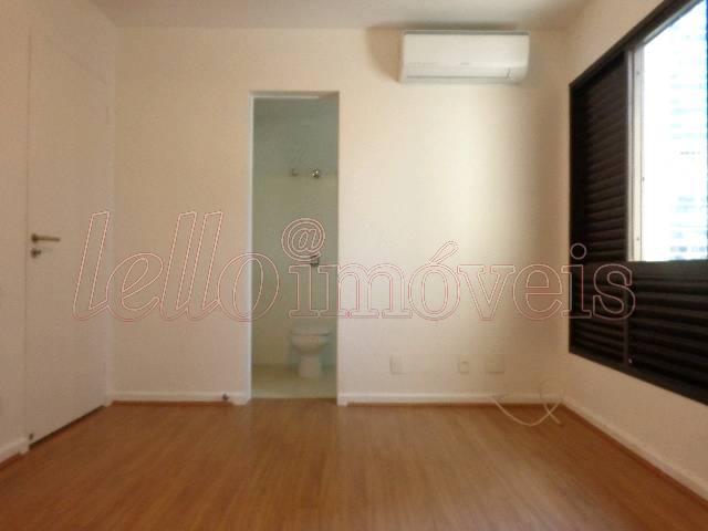 Apartamento para alugar com 3 quartos, 200m² - Foto 10