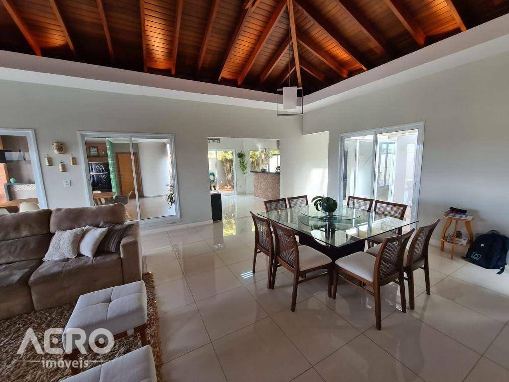 Casa de Condomínio à venda com 3 quartos, 330m² - Foto 33