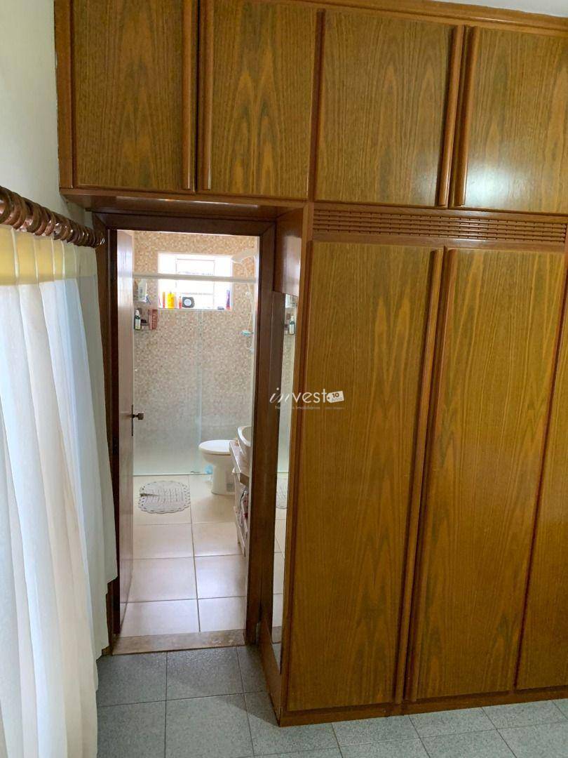 Casa à venda com 3 quartos, 180m² - Foto 2