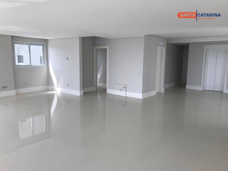 Apartamento à venda com 4 quartos, 237m² - Foto 5