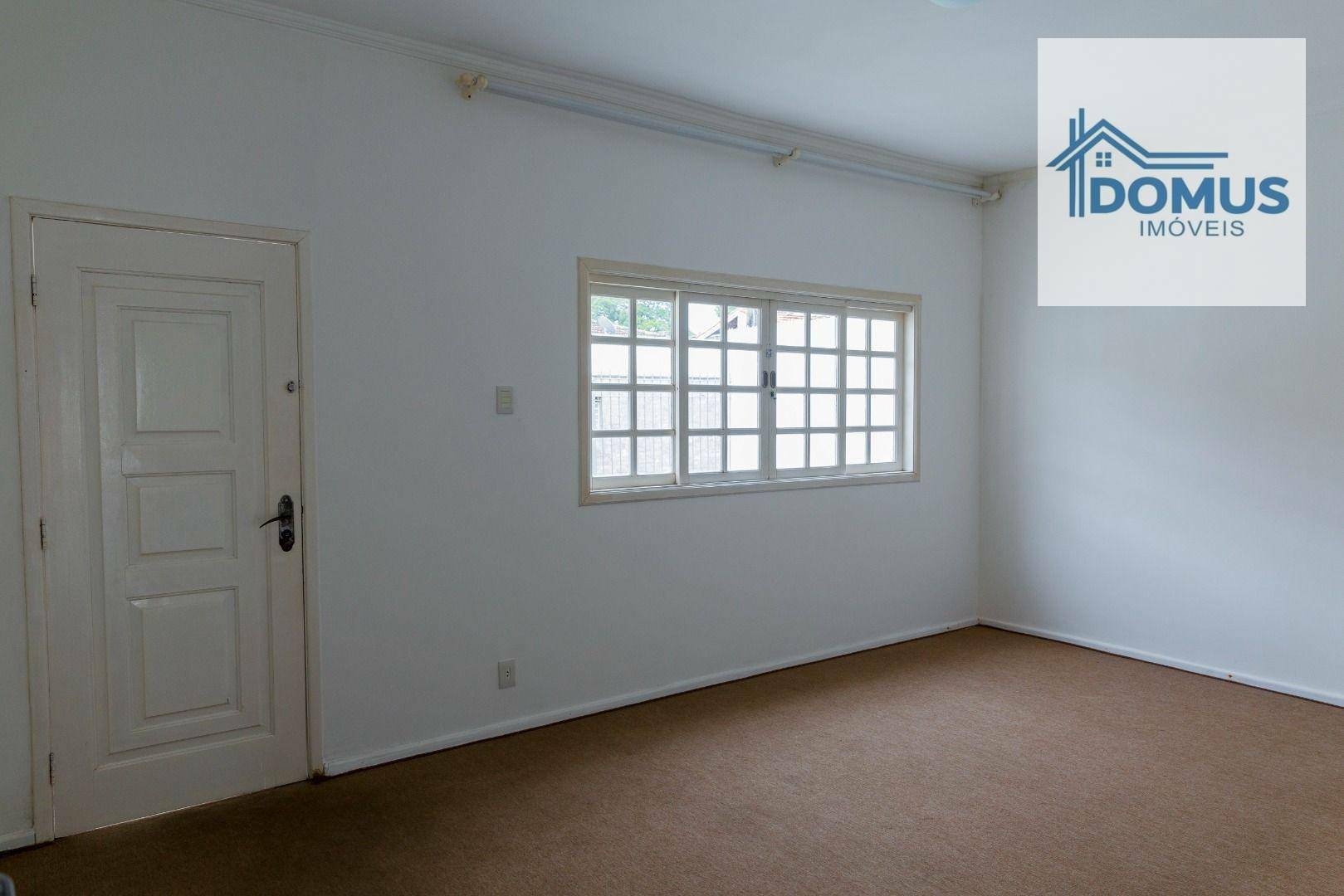 Casa à venda com 3 quartos, 226m² - Foto 4