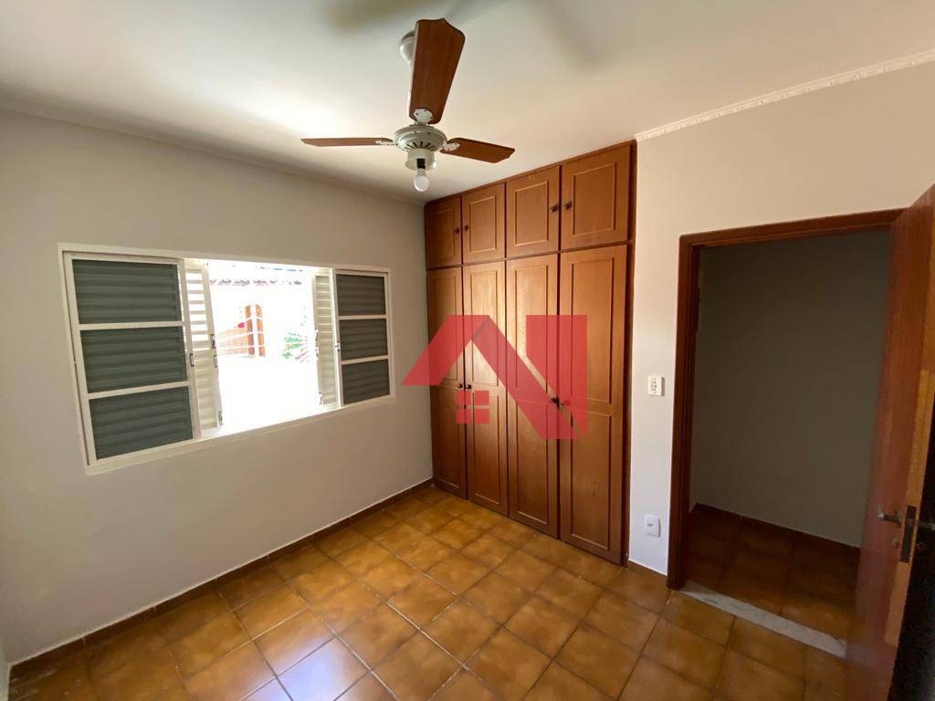 Casa à venda com 3 quartos, 277m² - Foto 8