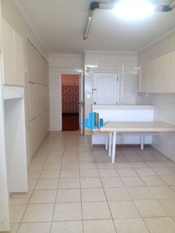 Apartamento à venda com 3 quartos, 140m² - Foto 27