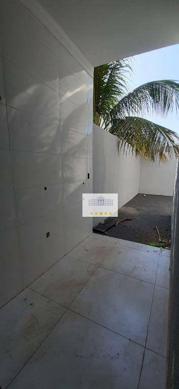 Casa à venda com 2 quartos, 69m² - Foto 6
