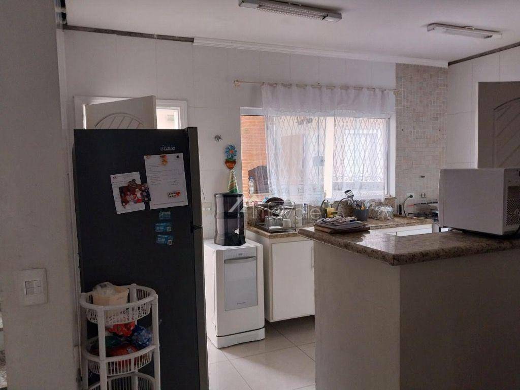 Casa à venda com 3 quartos, 261m² - Foto 17